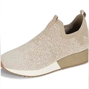 BARETRAPS Posture Slip on Ladies Shoes Pringer Sand Size 8